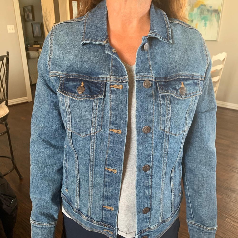 Old Navy jean jacket ( denim )